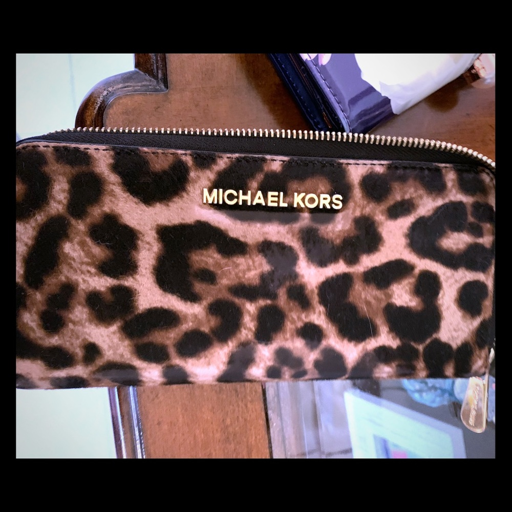 Michael Kors Leopard wallet